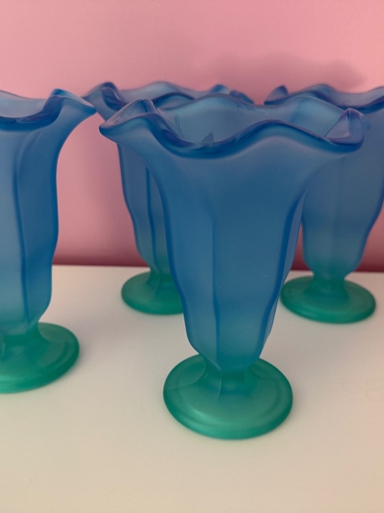 Other - Set of 4 Green and Blue Melamine Ice Cream Sundae Glasses NWOT